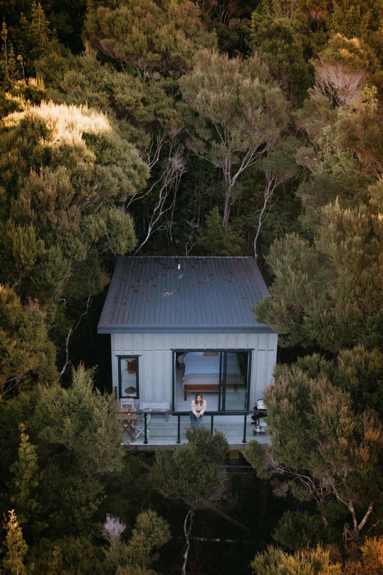 Treehouse Hideaway At Rekindle Tree Houses Opua Extérieur photo