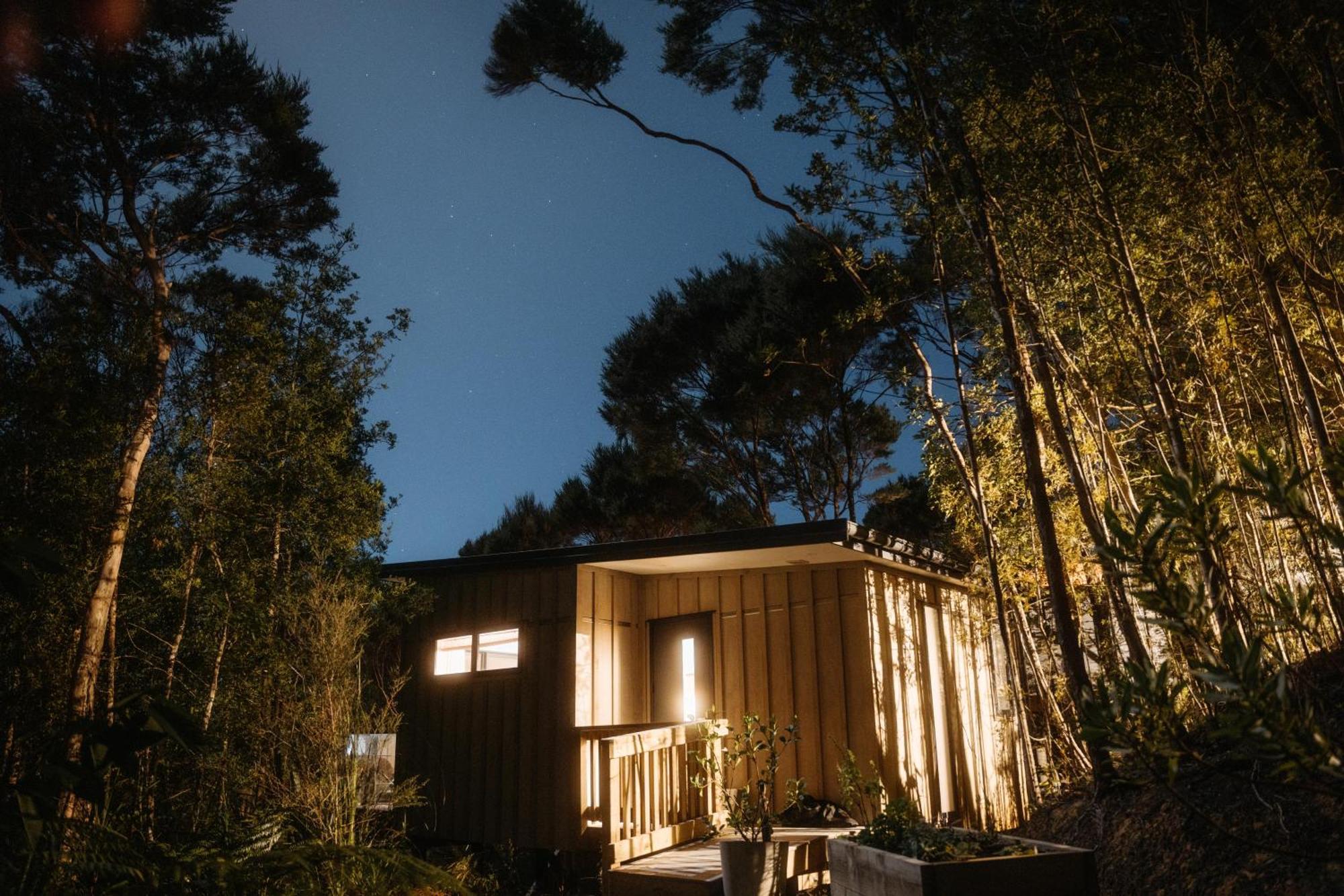 Treehouse Hideaway At Rekindle Tree Houses Opua Extérieur photo